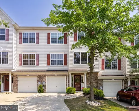 18 Millers Run, Delran, NJ 08075