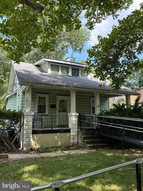 321 Washington Ave S, Moorestown, NJ 08057