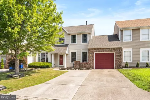 7 Wildberry Dr, Mount Holly, NJ 08060