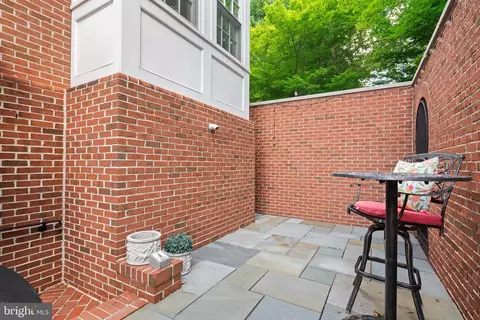 Exterior - 14 E 3rd #E, Moorestown, NJ 08057 photo 2 of 5