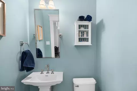 Entry Way - 14 E 3rd #E, Moorestown, NJ 08057 photo 5 of 6