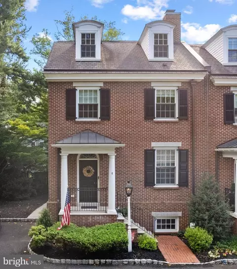 14 E 3rd #E, Moorestown, NJ 08057