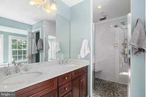 Bath - 14 E 3rd #E, Moorestown, NJ 08057 photo 1 of 5
