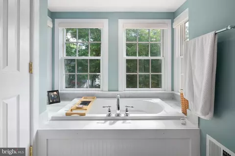 Bath - 14 E 3rd #E, Moorestown, NJ 08057 photo 3 of 5