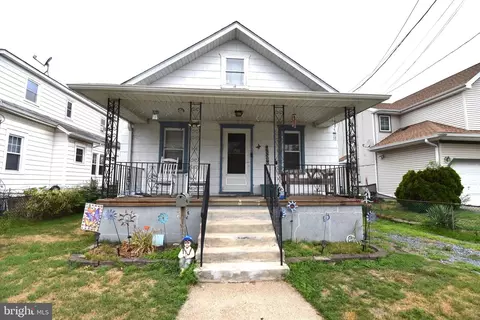 237 Hooker St, Riverside, NJ 08075