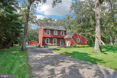 40 Holly Park Dr, Tabernacle, NJ 08088