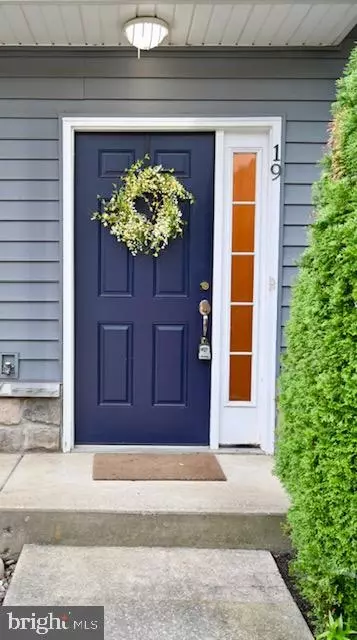 19 Fox Ct, Riverside, NJ 08075