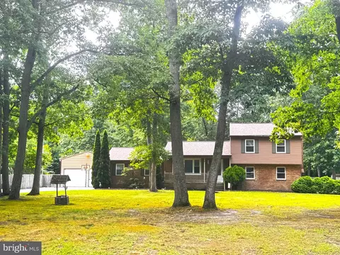 19 Elmwood Dr, Tabernacle, NJ 08088