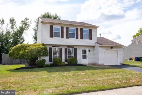 20 Jennifer Ln, Burlington, NJ 08016