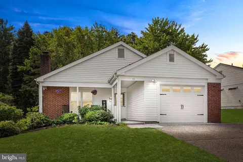 13 Stamford Pl, Southampton, NJ 08088