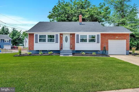 122 Lucas Dr, Bordentown, NJ 08505