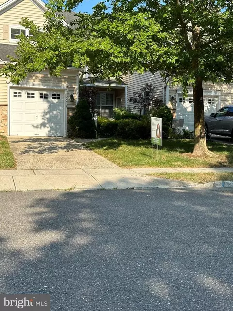 10 Crows Nest Ct, Mount Laurel, NJ 08054