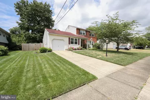 217 Countryside La, Mount Laurel, NJ 08054