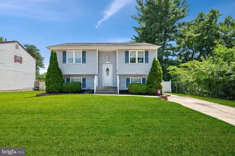 106 Henry St, Riverside, NJ 08075