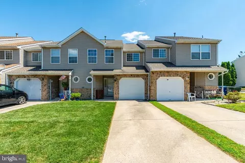 28 Theo Ct, Burlington, NJ 08016