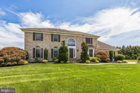 35 Parry Dr, Hainesport, NJ 08036