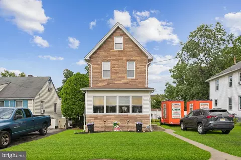 305 Cleveland Ave, Riverside, NJ 08075