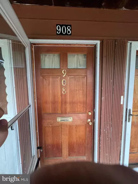 908 Garnet Dr, Burlington, NJ 08016