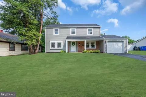 28 Princeton Ln, Willingboro, NJ 08046