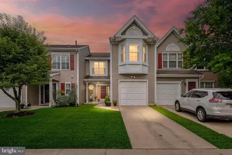 31 Stokes Rd, Mount Laurel, NJ 08054