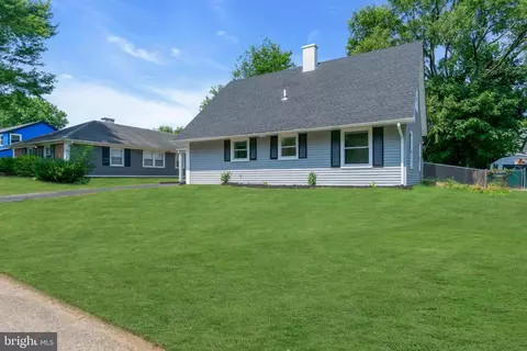 29 Pennant Ln, Willingboro, NJ 08046