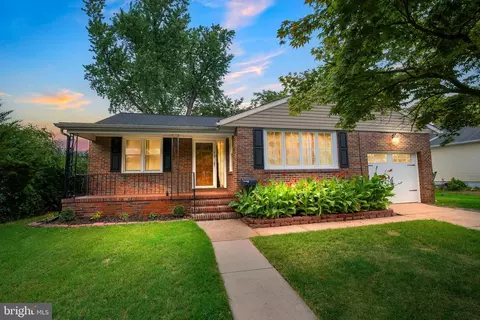 215 Arch St, Delran, NJ 08075