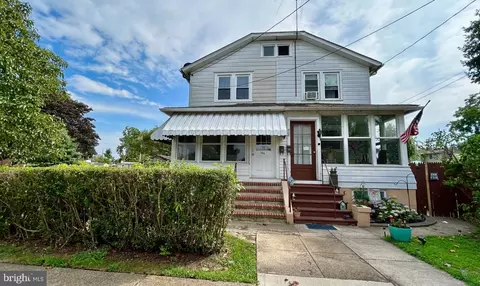 406 W Fourth St W, Florence, NJ 08518