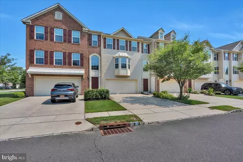 318 Nathan Dr, Cinnaminson, NJ 08077