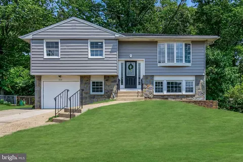 224 Stephen Dr, Cinnaminson, NJ 08077