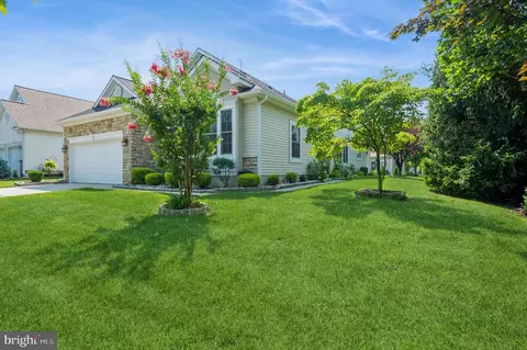72 Ridgway Dr, Bordentown, NJ 08505