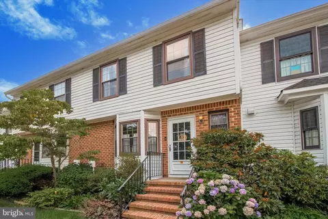 25 Bordenshire Dr, Bordentown, NJ 08505