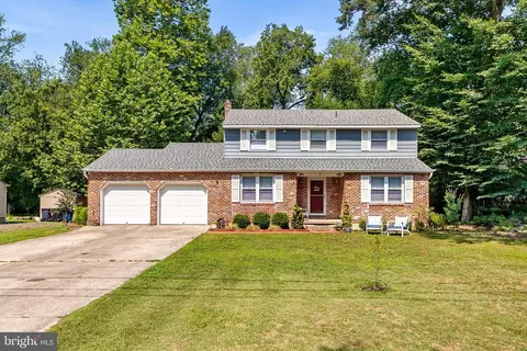 7 W Delaware Trl, Medford, NJ 08055
