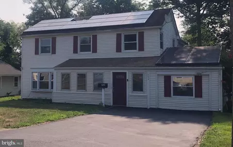202 Millbrook Dr, Willingboro, NJ 08046