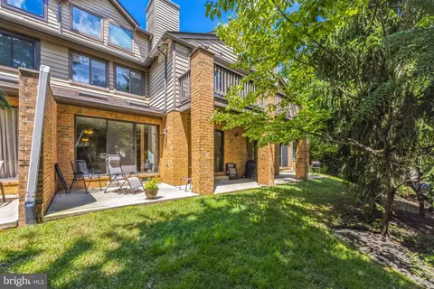 1601 Augusta Cir, Mount Laurel, NJ 08054