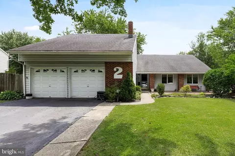 2 Merion Rd, Marlton, NJ 08053