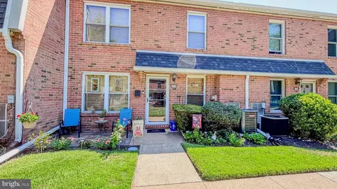 1123 Harbour Dr, Palmyra, NJ 08065