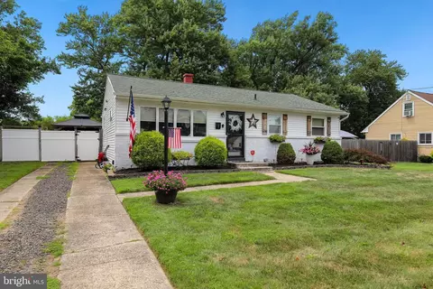 5 Devon, Marlton, NJ 08053