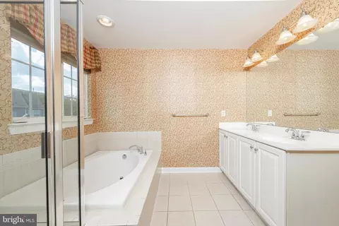 Bath - 2 Eagle Ln, Delanco, NJ 08075 photo 1 of 4