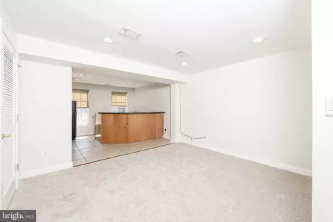 Living - 2 Eagle Ln, Delanco, NJ 08075 photo 3 of 6