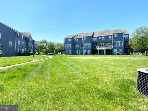 Exterior - 2 Eagle Ln, Delanco, NJ 08075 photo 4 of 7