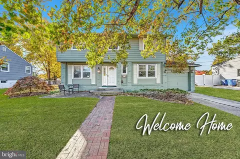 709 Willow Dr, Cinnaminson, NJ 08077
