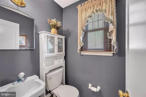 Bath - 709 Willow Dr, Cinnaminson, NJ 08077 photo 1 of 2
