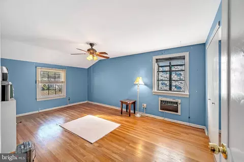 Bedroom - 709 Willow Dr, Cinnaminson, NJ 08077 photo 3 of 6