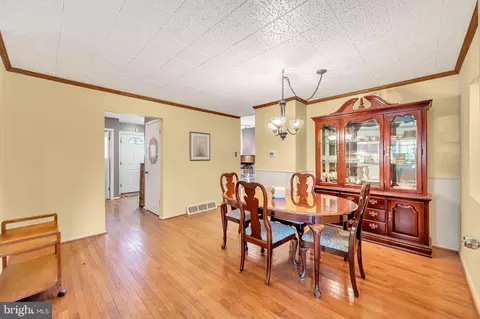 Dining - 709 Willow Dr, Cinnaminson, NJ 08077 photo 3 of 4