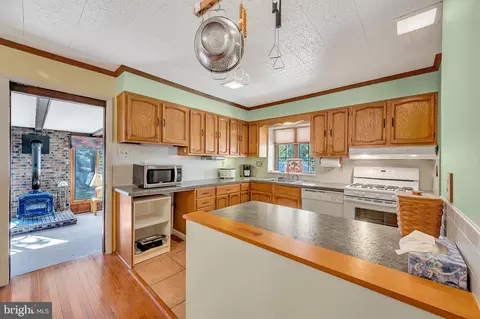 Kitchen - 709 Willow Dr, Cinnaminson, NJ 08077 photo 1 of 3