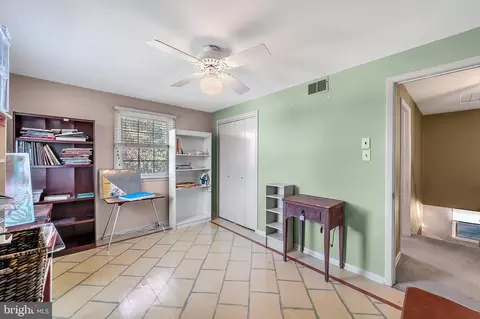 Entry Way - 709 Willow Dr, Cinnaminson, NJ 08077 photo 5 of 5