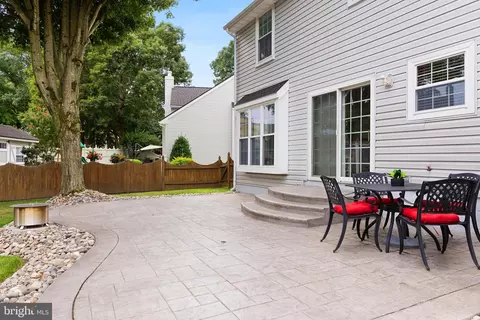 Exterior - 10 Hampton Ct, Mount Laurel, NJ 08054 photo 3 of 5