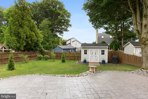 Exterior - 10 Hampton Ct, Mount Laurel, NJ 08054 photo 4 of 5