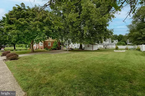 Exterior - 99 Pine St, Beverly, NJ 08010 photo 5 of 6