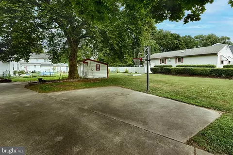 Exterior - 99 Pine St, Beverly, NJ 08010 photo 6 of 6